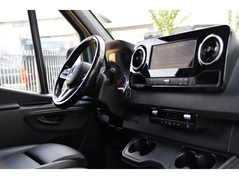 Mercedes-Benz Sprinter 315 1.9 CDI L1H1 PB Edition Adaptieve Cruise, Camera, Carplay, NAVI, LED, 10,5'' Mbux, LED, Automaat, Trekhaak, Stoelverwarming, Standkachel, Leder, Uniek!
