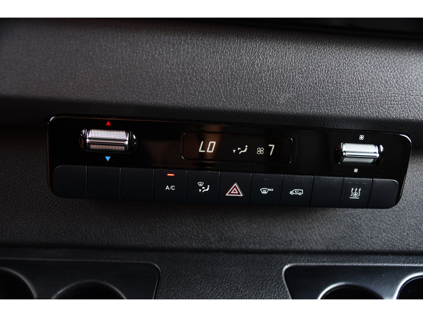 Mercedes-Benz Sprinter 315 1.9 CDI L1H1 PB Edition Adaptieve Cruise, Camera, Carplay, NAVI, LED, 10,5'' Mbux, LED, Automaat, Trekhaak, Stoelverwarming, Standkachel, Leder, Uniek!