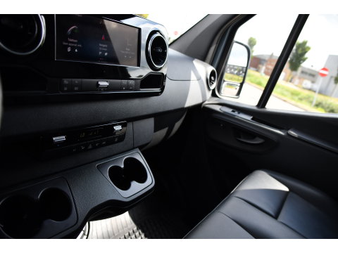 Mercedes-Benz Sprinter 315 1.9 CDI L1H1 PB Edition Adaptieve Cruise, Camera, Carplay, NAVI, LED, 10,5'' Mbux, LED, Automaat, Trekhaak, Stoelverwarming, Standkachel, Leder, Uniek!