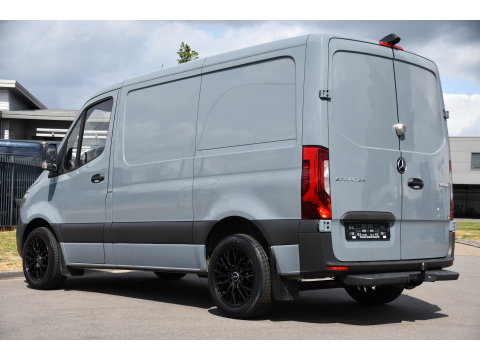Mercedes-Benz Sprinter 315 1.9 CDI L1H1 PB Edition Adaptieve Cruise, Camera, Carplay, NAVI, LED, 10,5'' Mbux, LED, Automaat, Trekhaak, Stoelverwarming, Standkachel, Leder, Uniek!