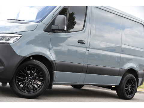 Mercedes-Benz Sprinter 315 1.9 CDI L1H1 PB Edition Adaptieve Cruise, Camera, Carplay, NAVI, LED, 10,5'' Mbux, LED, Automaat, Trekhaak, Stoelverwarming, Standkachel, Leder, Uniek!