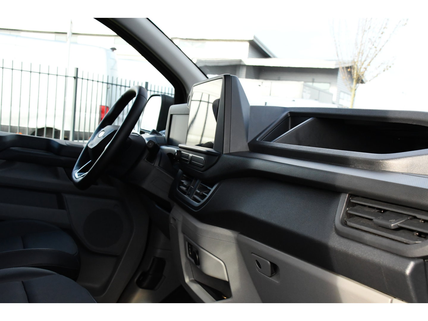 Ford Transit Custom 300 2.0 TDCI L1H1 Black Edition Virtual, Cruise, Carplay, Camera, LED, Automaat, 136pk, Stoelverwarming, Multimedia, Uniek!
