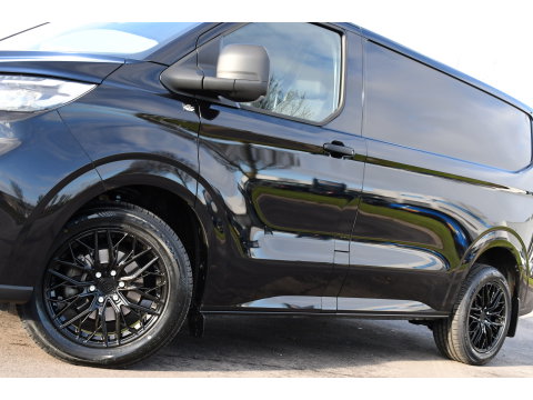 Ford Transit Custom 300 2.0 TDCI L1H1 Black Edition Virtual, Cruise, Carplay, Camera, LED, Automaat, 136pk, Stoelverwarming, Multimedia, Uniek!