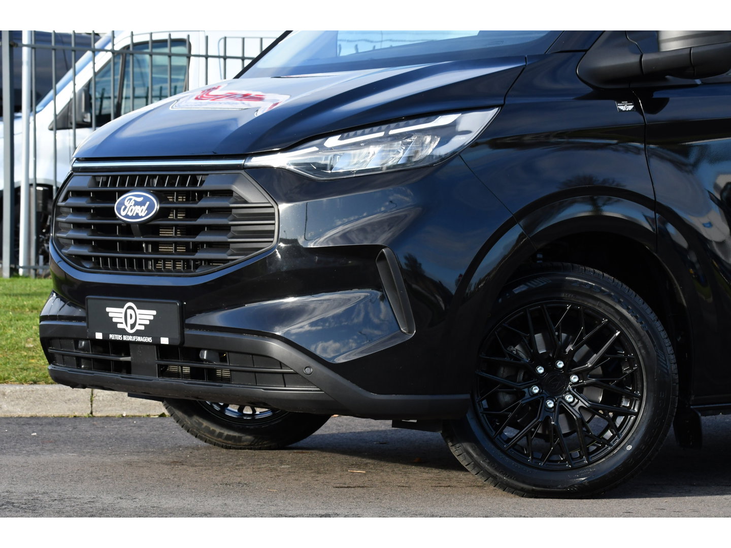 Ford Transit Custom 300 2.0 TDCI L1H1 Black Edition Virtual, Cruise, Carplay, Camera, LED, Automaat, 136pk, Stoelverwarming, Multimedia, Uniek!