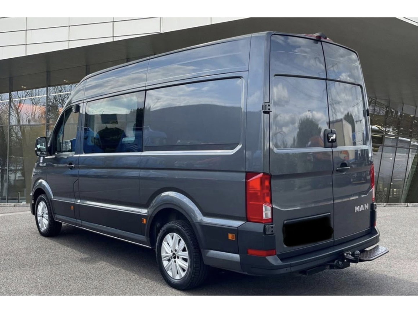 MAN TGE 3.180 35 2.0 L3H3 DC PB Edition Camera, Cruise, Carplay, LED, Automaat, Stoelverwarming, Leder, Trekhaak, Sensoren, Uniek!