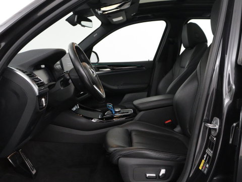 BMW iX3 Executive 80 kWh | SOH 93,8% | Panoramadak | Leder | Stoelverwarming | Adaptive cruise | Carplay | Sfeerverlichting | Camera | Park assist | Elektrische achterklep | PHEV