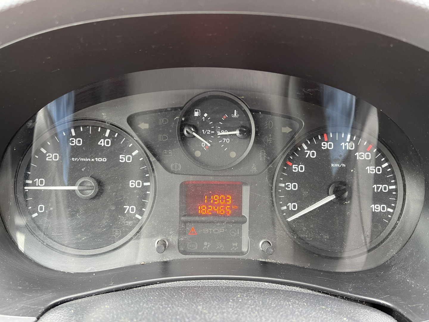 Citroën Berlingo 1.6 BlueHDI 75 Comfort | Airconditioning | Betonplex | Elektrische ramen | Dakrails | Reservewiel |