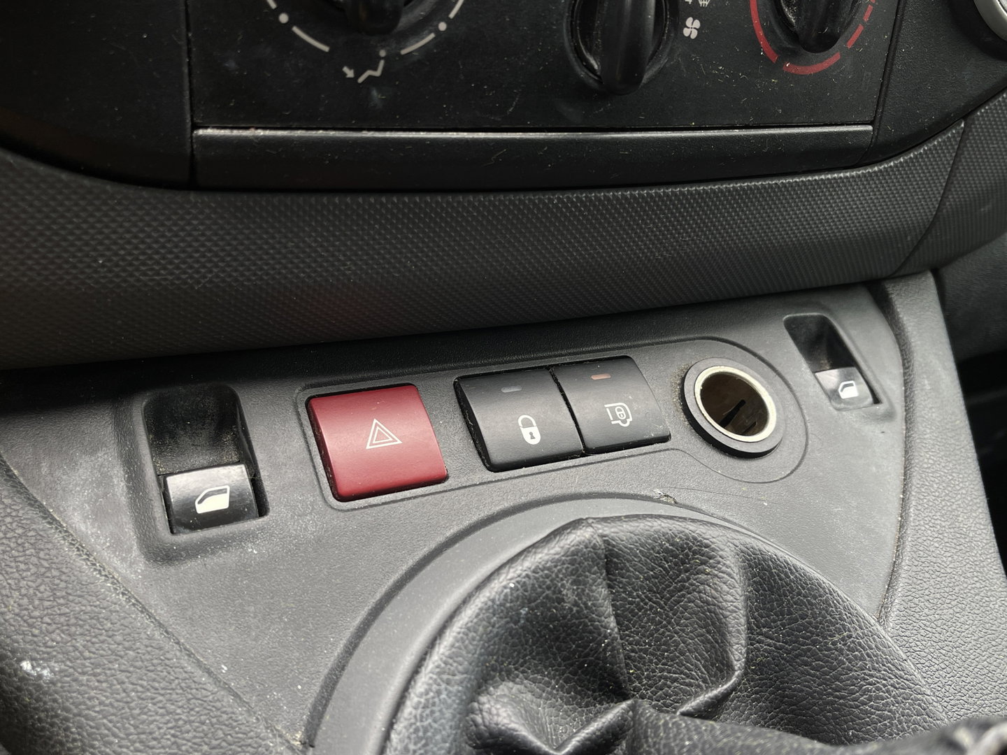 Citroën Berlingo 1.6 BlueHDI 75 Comfort | Airconditioning | Betonplex | Elektrische ramen | Dakrails | Reservewiel |