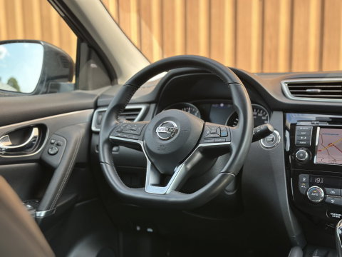 Nissan QASHQAI 1.3 DIG-T Tekna | Adaptive Cruise Control | 360 Camera | Parkeersensoren | Stoelverwarming | Apple Carplay | Android Auto | Keyless | Dodehoek Sensor