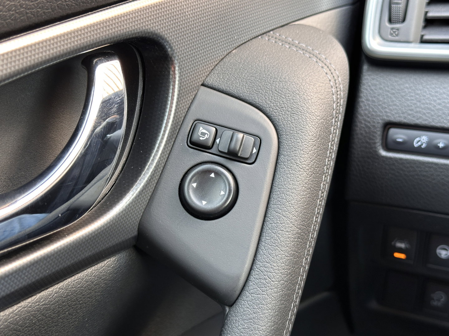 Nissan QASHQAI 1.3 DIG-T Tekna | Adaptive Cruise Control | 360 Camera | Parkeersensoren | Stoelverwarming | Apple Carplay | Android Auto | Keyless | Dodehoek Sensor