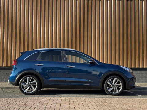 Kia Niro 1.6 GDi Hybrid ExecutiveLine | Apple carplay | Jbl Audiosysteem | Stoelventilatie | Stuurverwarming | Adaptieve cruise control |