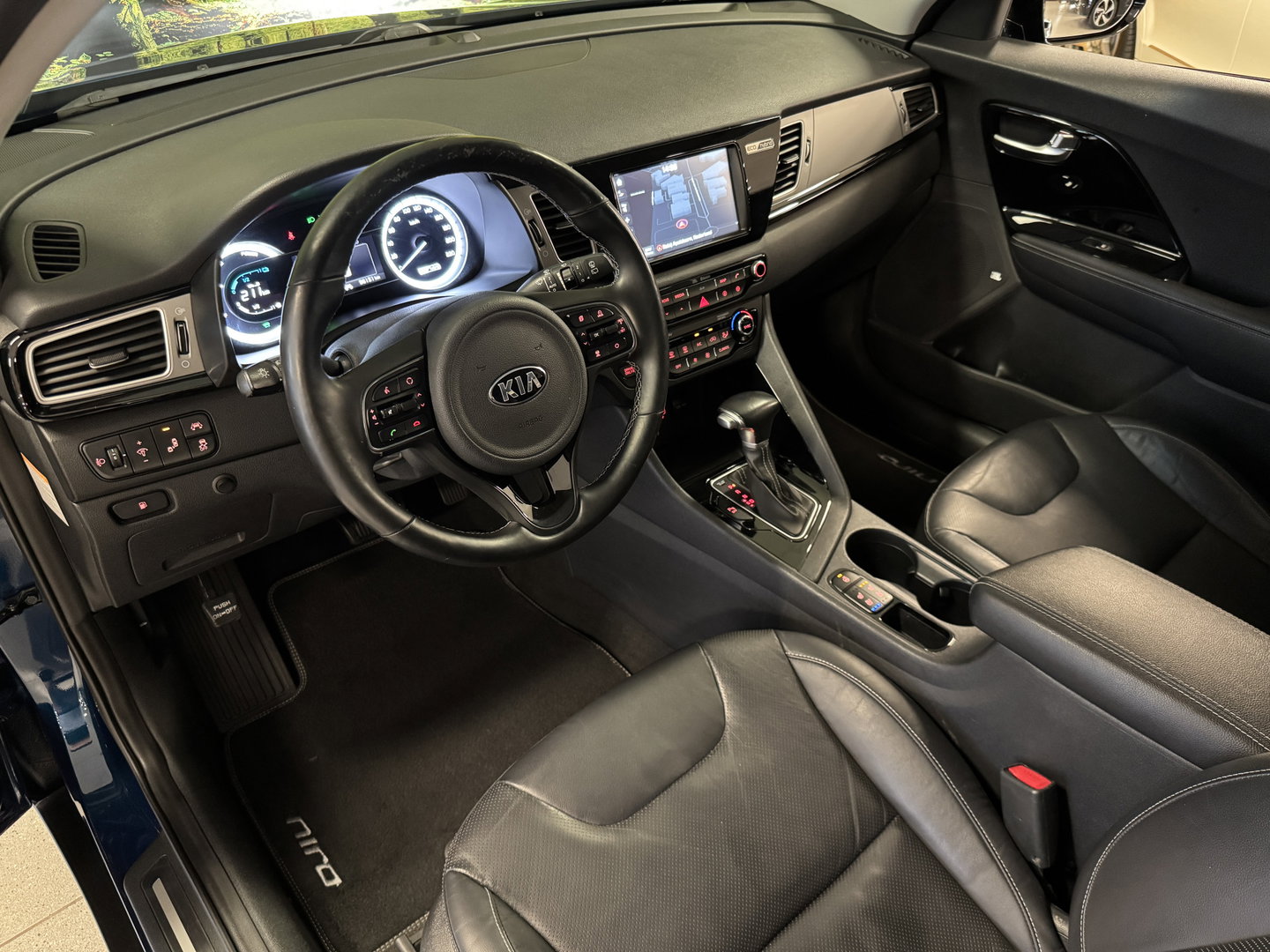 Kia Niro 1.6 GDi Hybrid ExecutiveLine | Apple carplay | Jbl Audiosysteem | Stoelventilatie | Stuurverwarming | Adaptieve cruise control |