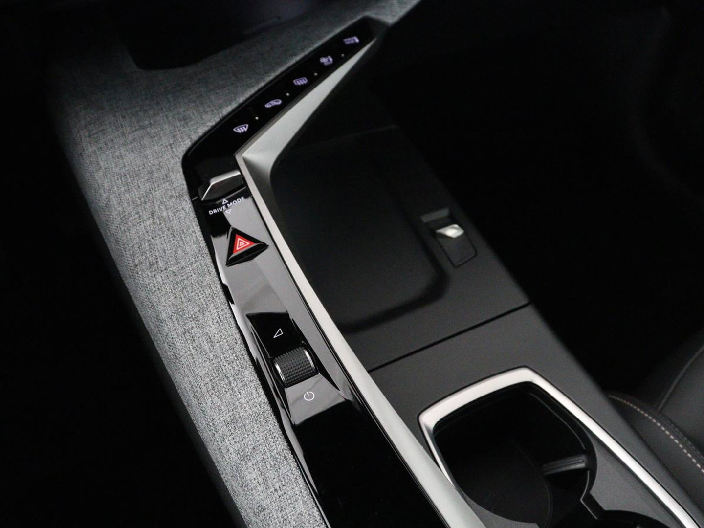 Peugeot E-3008 Allure 73 kWh