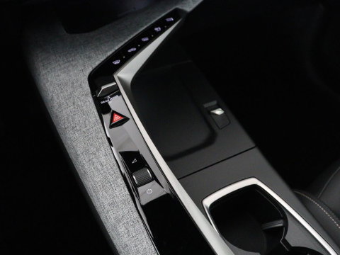 Peugeot E-3008 Allure 73 kWh