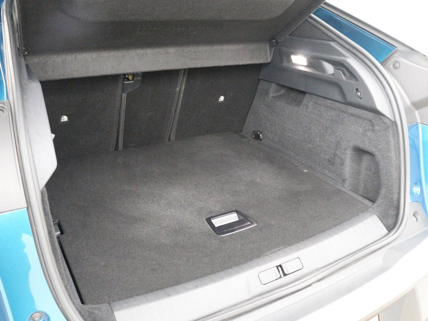 Peugeot E-3008 Allure 73 kWh
