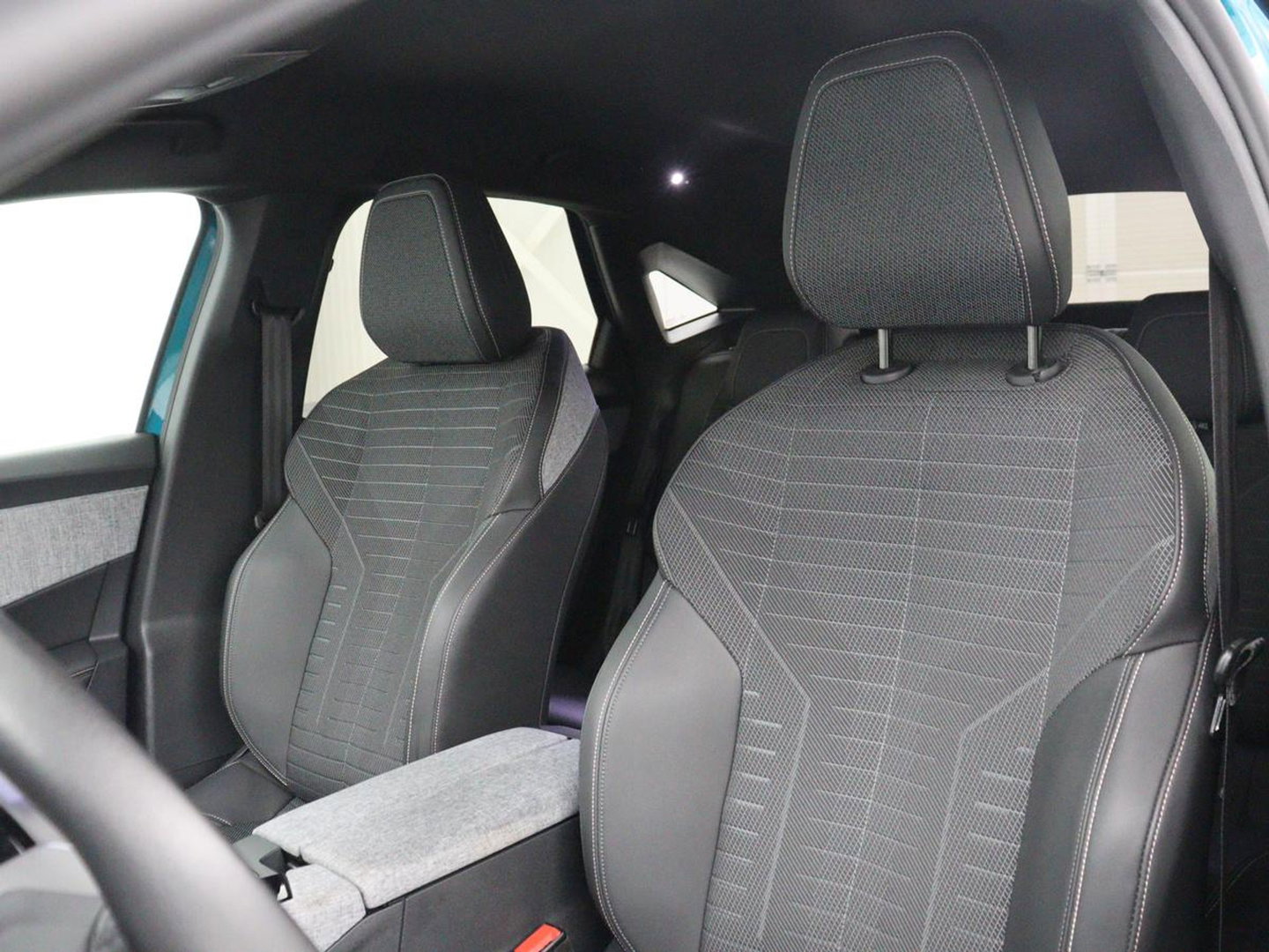 Peugeot E-3008 Allure 73 kWh