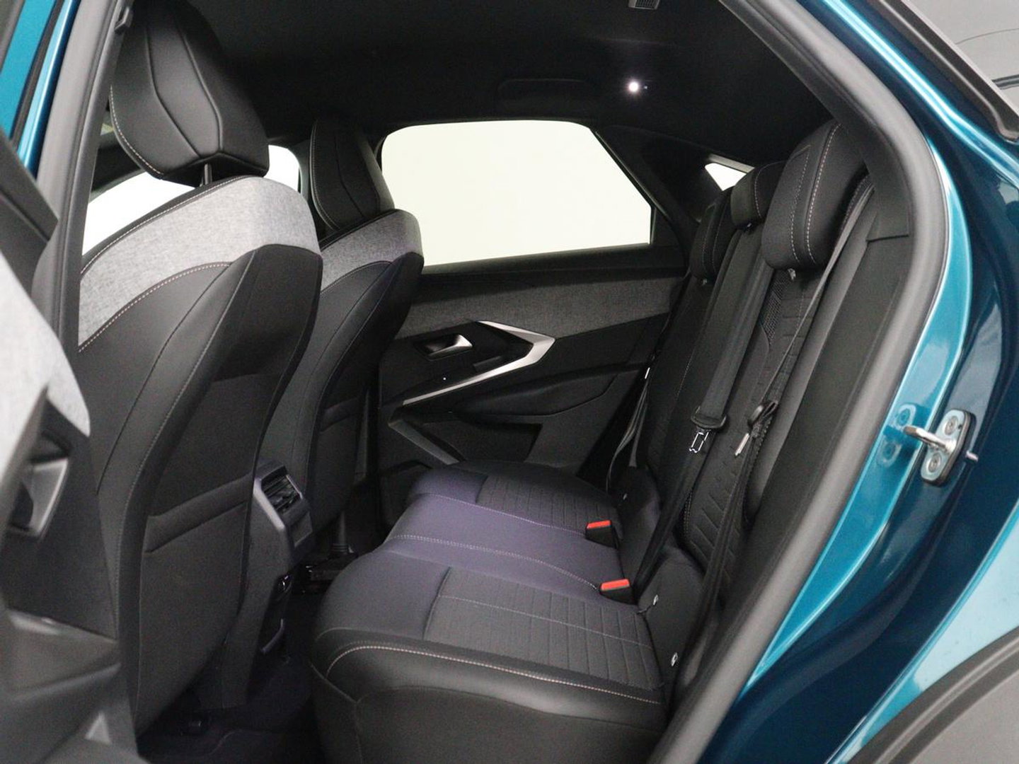 Peugeot E-3008 Allure 73 kWh