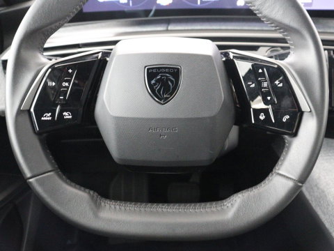 Peugeot E-3008 Allure 73 kWh