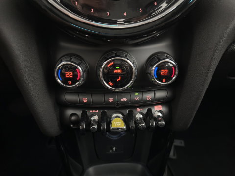 MINI Electric MINI Yours 33 kWh [3-Fase-11kW] {Soh-96%} (INCL.BTW) Aut. *HEAT-PUMP | LEATHER-FABRIC | FULL-LED | NAVI-FULLMAP | SPORT-SEATS | AMBIENT-LIGHT | DIGI-COCKPIT | DAB+ | ECC | PDC | CRUISE | 16''ALU*