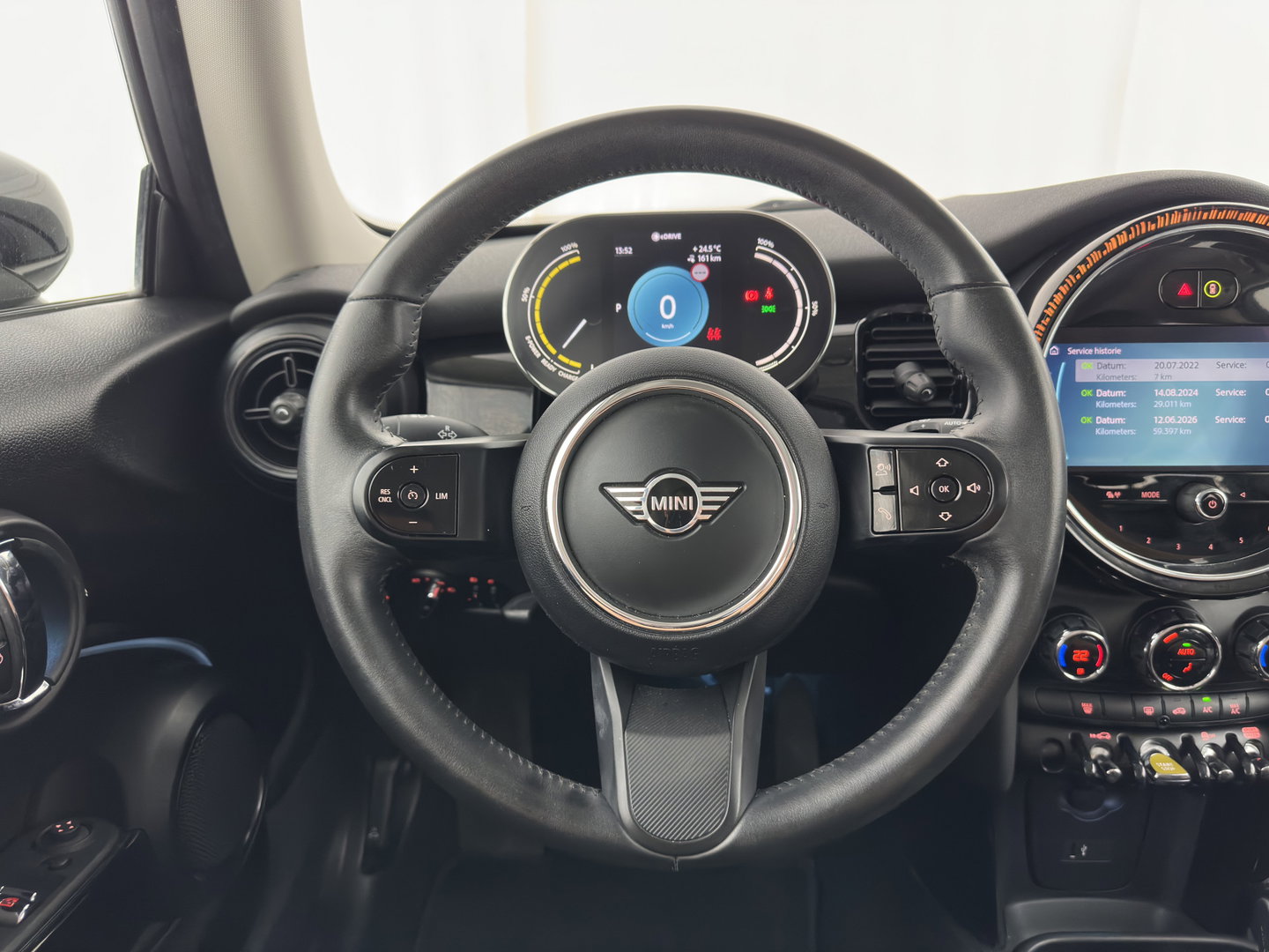 MINI Electric MINI Yours 33 kWh [3-Fase-11kW] {Soh-96%} (INCL.BTW) Aut. *HEAT-PUMP | LEATHER-FABRIC | FULL-LED | NAVI-FULLMAP | SPORT-SEATS | AMBIENT-LIGHT | DIGI-COCKPIT | DAB+ | ECC | PDC | CRUISE | 16''ALU*