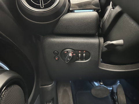 MINI Electric MINI Yours 33 kWh [3-Fase-11kW] {Soh-96%} (INCL.BTW) Aut. *HEAT-PUMP | LEATHER-FABRIC | FULL-LED | NAVI-FULLMAP | SPORT-SEATS | AMBIENT-LIGHT | DIGI-COCKPIT | DAB+ | ECC | PDC | CRUISE | 16''ALU*