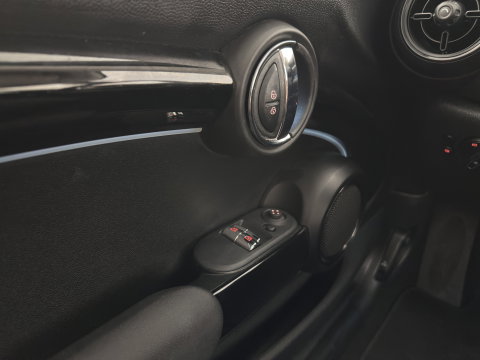 MINI Electric MINI Yours 33 kWh [3-Fase-11kW] {Soh-96%} (INCL.BTW) Aut. *HEAT-PUMP | LEATHER-FABRIC | FULL-LED | NAVI-FULLMAP | SPORT-SEATS | AMBIENT-LIGHT | DIGI-COCKPIT | DAB+ | ECC | PDC | CRUISE | 16''ALU*