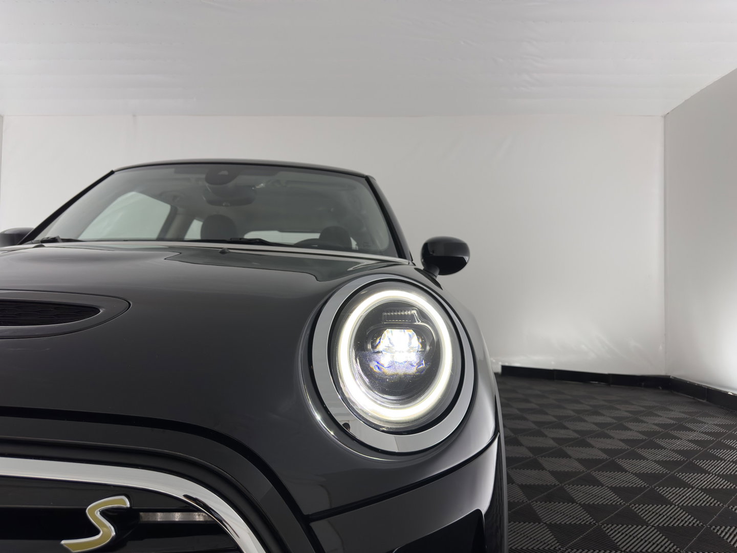 MINI Electric MINI Yours 33 kWh [3-Fase-11kW] {Soh-96%} (INCL.BTW) Aut. *HEAT-PUMP | LEATHER-FABRIC | FULL-LED | NAVI-FULLMAP | SPORT-SEATS | AMBIENT-LIGHT | DIGI-COCKPIT | DAB+ | ECC | PDC | CRUISE | 16''ALU*