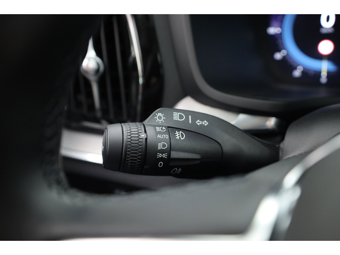 Volvo V60 2.0 T6 Plug-in hybrid AWD Plus Dark | SOH 98,2 % | Pano-dak | 360 camera | Trekhaak | Harman/ Kardon |