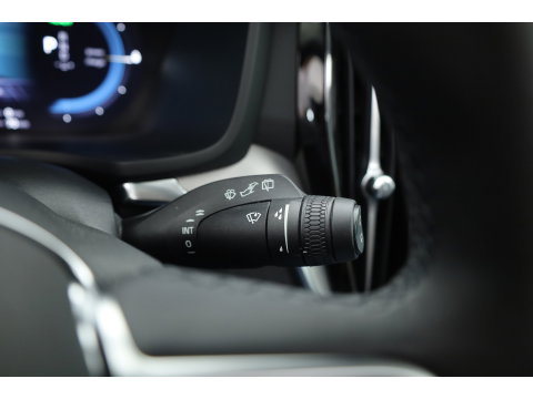 Volvo V60 2.0 T6 Plug-in hybrid AWD Plus Dark | SOH 98,2 % | Pano-dak | 360 camera | Trekhaak | Harman/ Kardon |