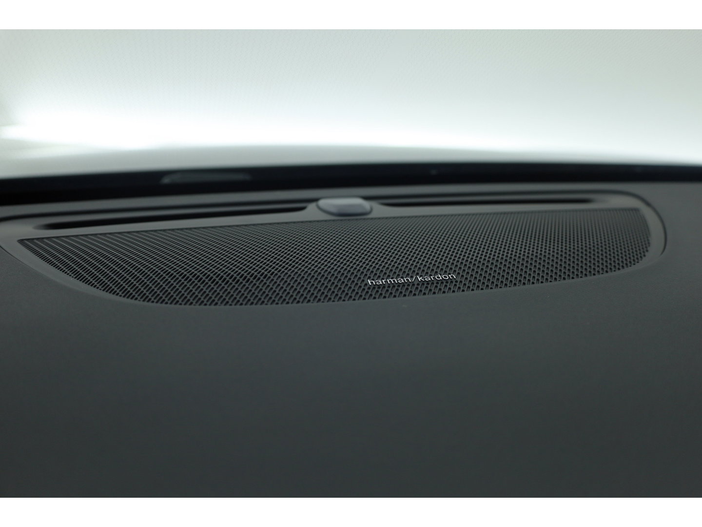 Volvo V60 2.0 T6 Plug-in hybrid AWD Plus Dark | SOH 98,2 % | Pano-dak | 360 camera | Trekhaak | Harman/ Kardon |