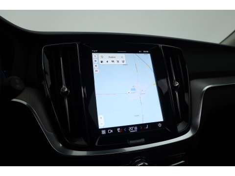 Volvo V60 2.0 T6 Plug-in hybrid AWD Plus Dark | SOH 98,2 % | Pano-dak | 360 camera | Trekhaak | Harman/ Kardon |