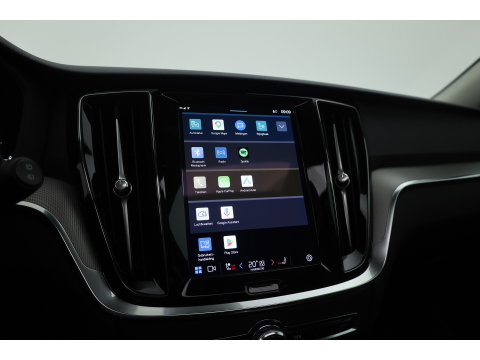 Volvo V60 2.0 T6 Plug-in hybrid AWD Plus Dark | SOH 98,2 % | Pano-dak | 360 camera | Trekhaak | Harman/ Kardon |