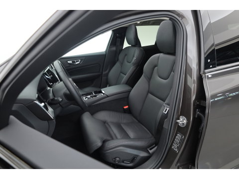 Volvo V60 2.0 T6 Plug-in hybrid AWD Plus Dark | SOH 98,2 % | Pano-dak | 360 camera | Trekhaak | Harman/ Kardon |