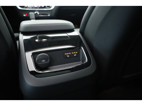 Volvo V60 2.0 T6 Plug-in hybrid AWD Plus Dark | SOH 98,2 % | Pano-dak | 360 camera | Trekhaak | Harman/ Kardon |