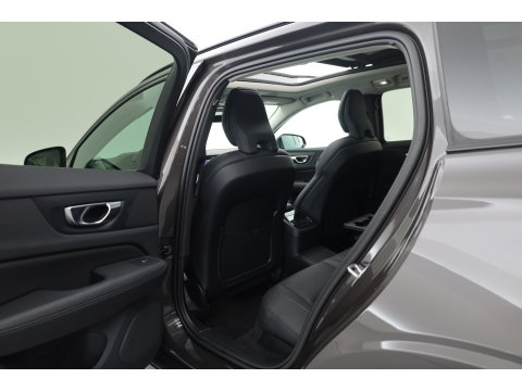 Volvo V60 2.0 T6 Plug-in hybrid AWD Plus Dark | SOH 98,2 % | Pano-dak | 360 camera | Trekhaak | Harman/ Kardon |