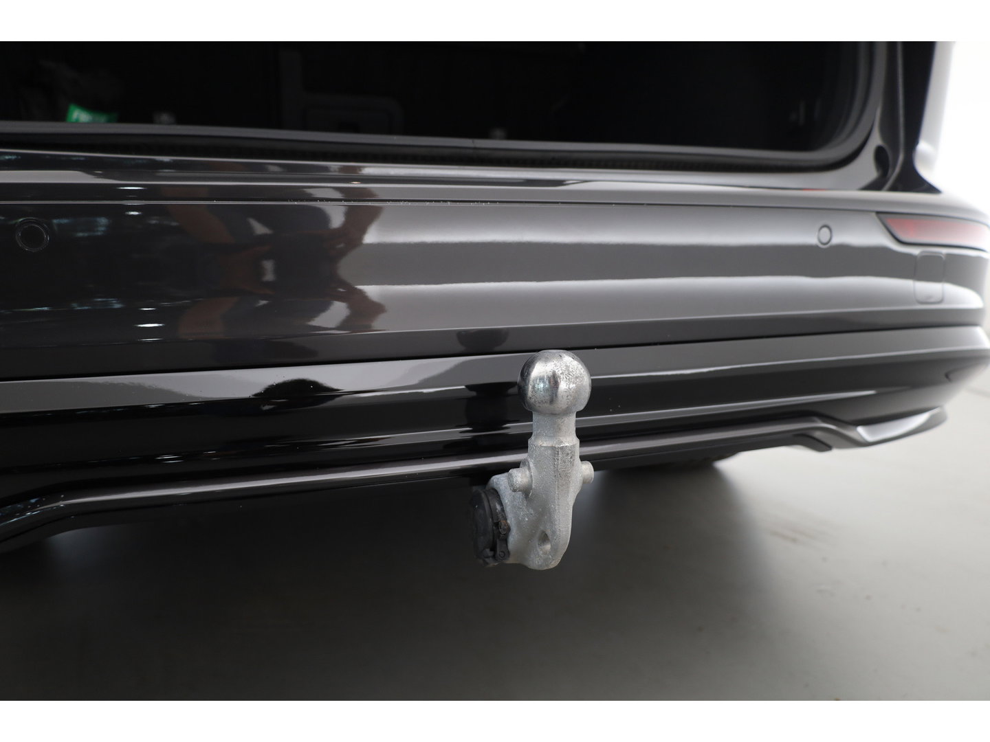Volvo V60 2.0 T6 Plug-in hybrid AWD Plus Dark | SOH 98,2 % | Pano-dak | 360 camera | Trekhaak | Harman/ Kardon |