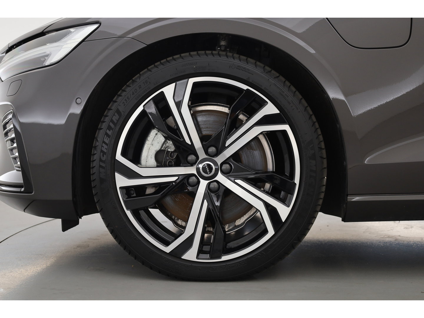 Volvo V60 2.0 T6 Plug-in hybrid AWD Plus Dark | SOH 98,2 % | Pano-dak | 360 camera | Trekhaak | Harman/ Kardon |