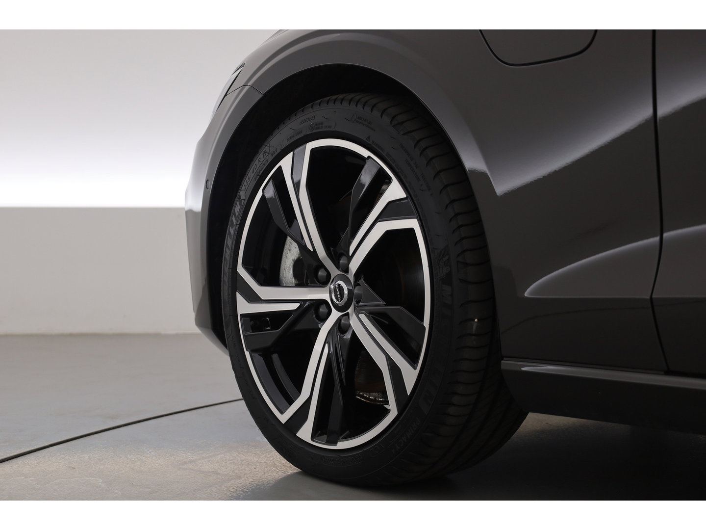 Volvo V60 2.0 T6 Plug-in hybrid AWD Plus Dark | SOH 98,2 % | Pano-dak | 360 camera | Trekhaak | Harman/ Kardon |