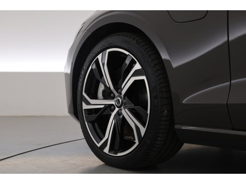 Volvo V60 2.0 T6 Plug-in hybrid AWD Plus Dark | SOH 98,2 % | Pano-dak | 360 camera | Trekhaak | Harman/ Kardon |
