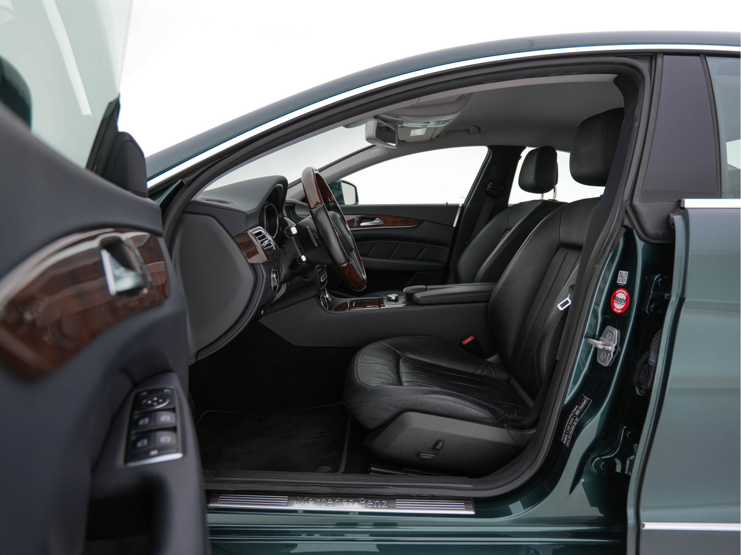 Mercedes-Benz CLS-Klasse 250 CDI Aut. *LEATHER | XENON | NAVI-FULLMAP | COMFORTSEATS | ECC | PDC | CRUISE | SHIFTPADDLES | WOODEN-INLAY | 17''ALU*