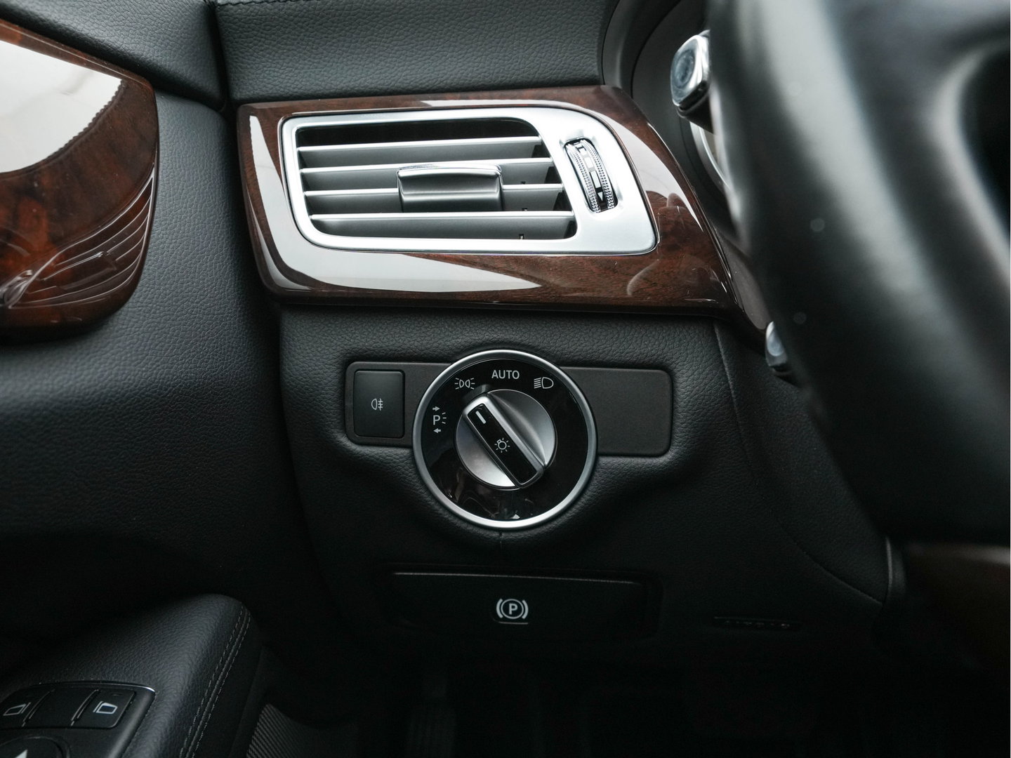 Mercedes-Benz CLS-Klasse 250 CDI Aut. *LEATHER | XENON | NAVI-FULLMAP | COMFORTSEATS | ECC | PDC | CRUISE | SHIFTPADDLES | WOODEN-INLAY | 17''ALU*