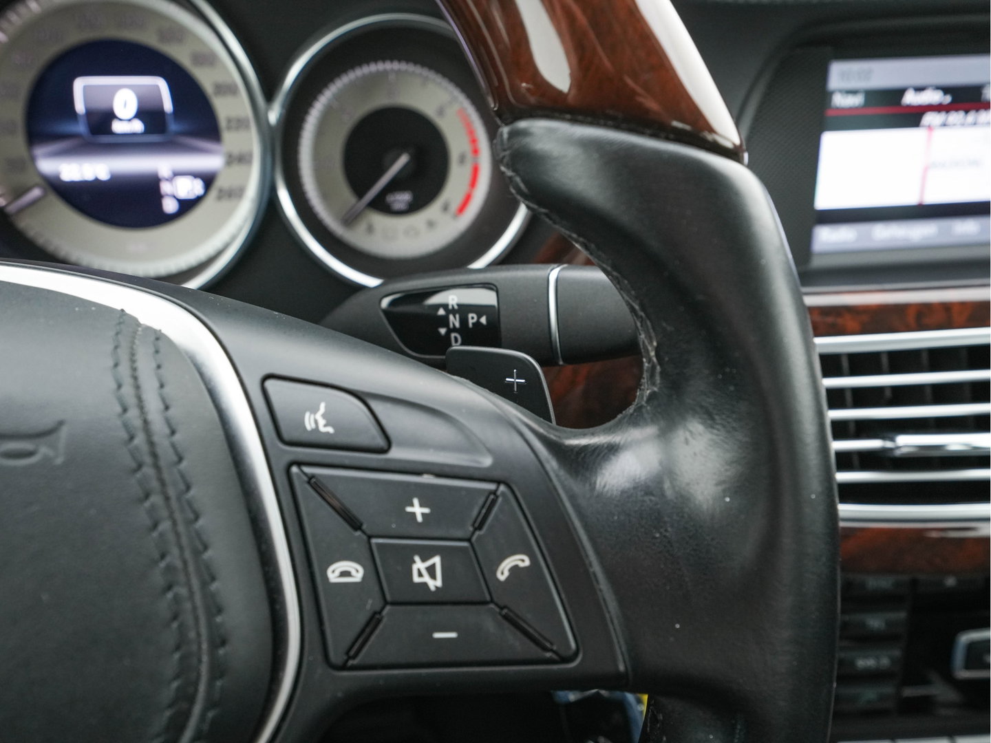 Mercedes-Benz CLS-Klasse 250 CDI Aut. *LEATHER | XENON | NAVI-FULLMAP | COMFORTSEATS | ECC | PDC | CRUISE | SHIFTPADDLES | WOODEN-INLAY | 17''ALU*