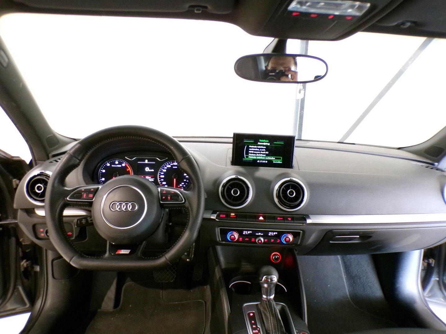 Audi A3 Sportback 1.2 TFSI S-Line "Origineel NL!" Automaat! Xenon-LED 2X S-Line Parkeersensoren Navigatie Nieuwe-APK Garantie