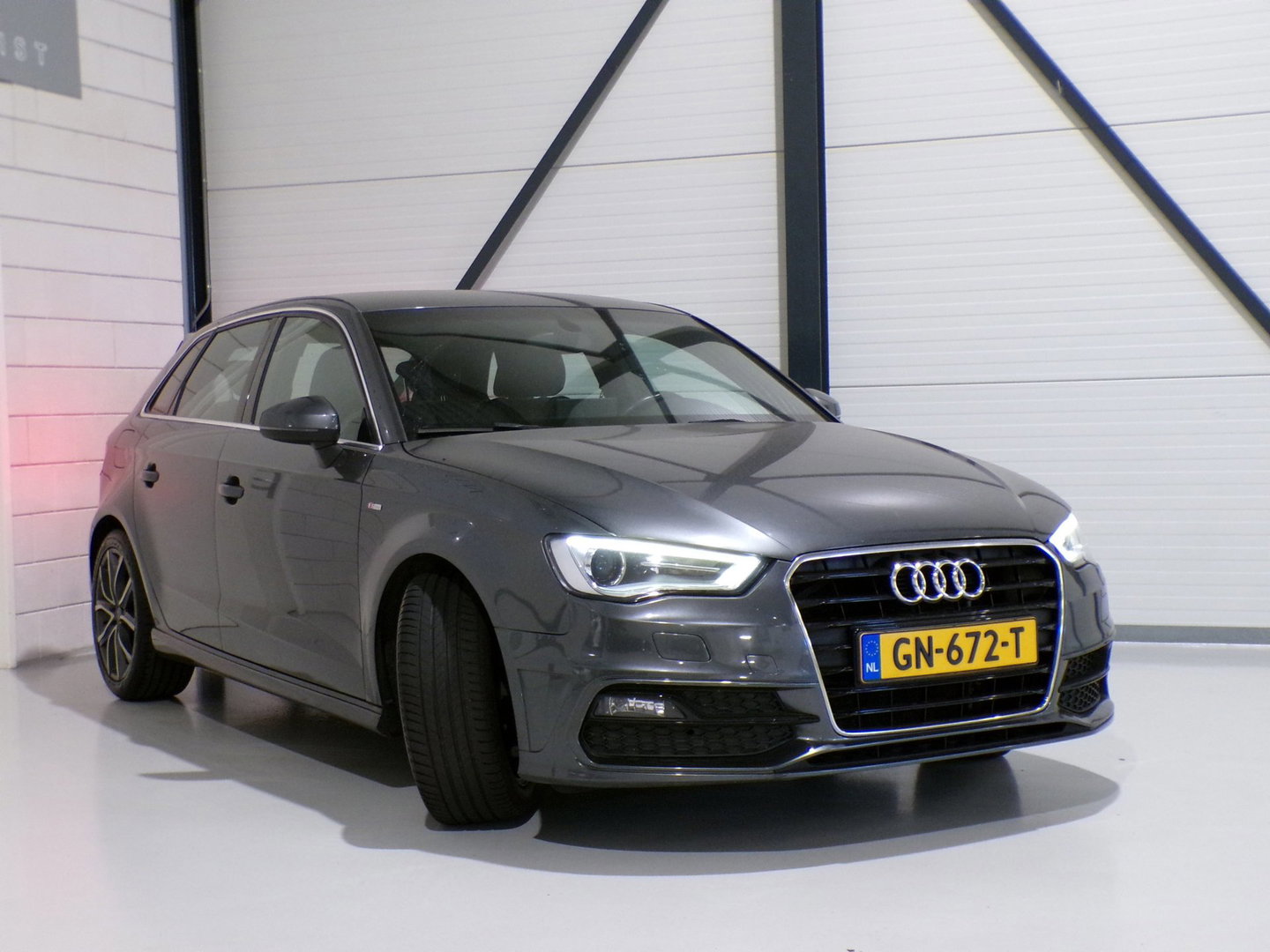 Audi A3 Sportback 1.2 TFSI S-Line "Origineel NL!" Automaat! Xenon-LED 2X S-Line Parkeersensoren Navigatie Nieuwe-APK Garantie