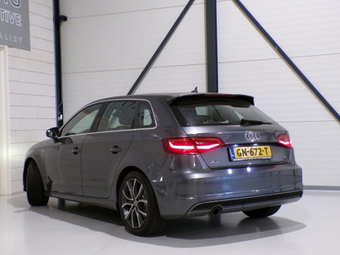 Audi A3 Sportback 1.2 TFSI S-Line "Origineel NL!" Automaat! Xenon-LED 2X S-Line Parkeersensoren Navigatie Nieuwe-APK Garantie