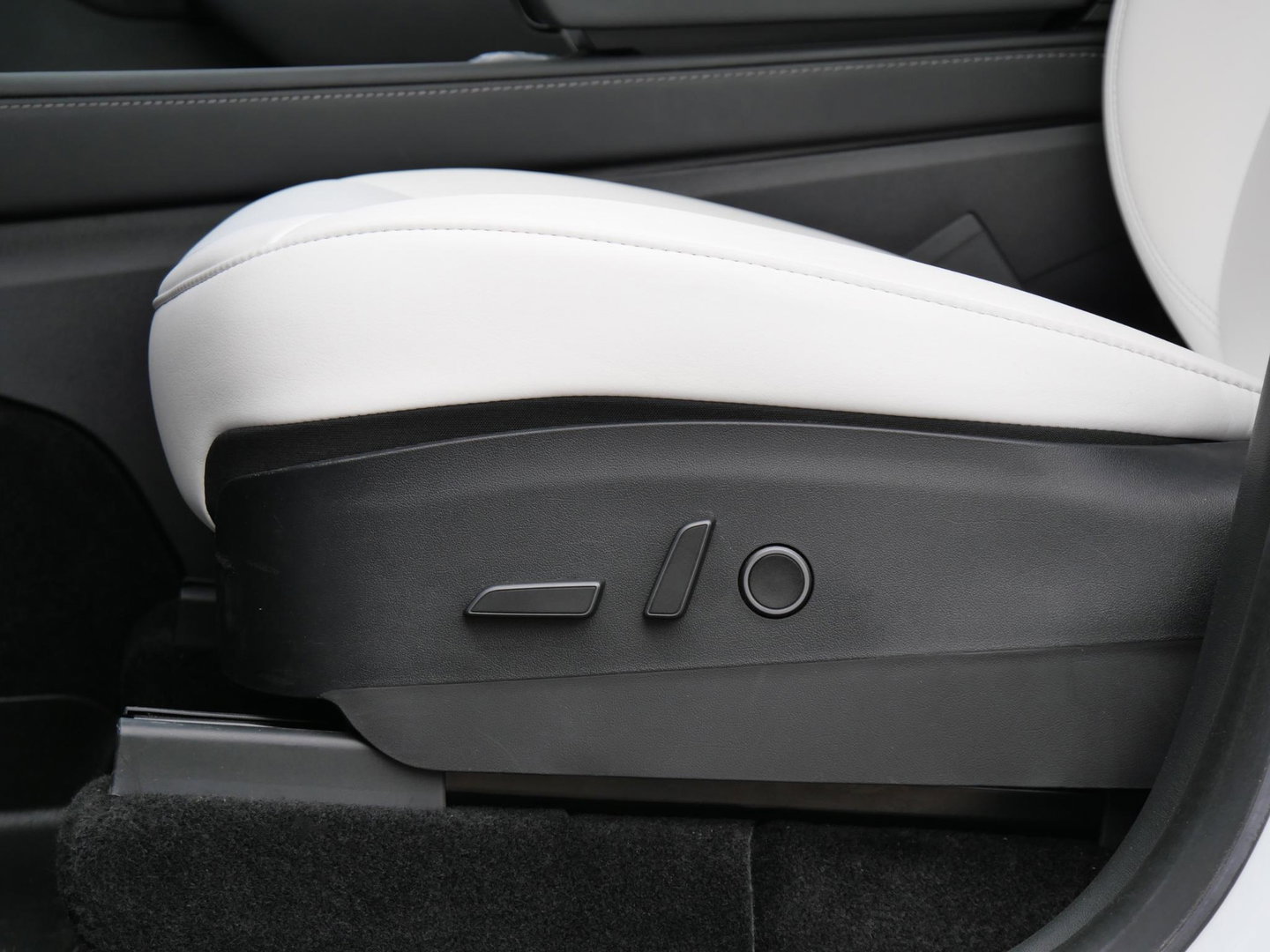 Tesla Model Y 75kWh AWD LONG RANGE/ ELEKT. KLEP/ PREMIUM AUDIO/ SOH 94%/ NL-AUTO 1STE EIGENAAR