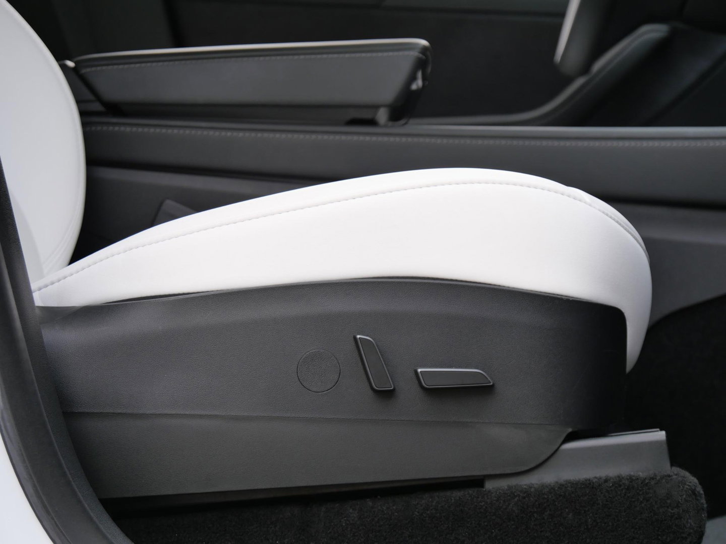 Tesla Model Y 75kWh AWD LONG RANGE/ ELEKT. KLEP/ PREMIUM AUDIO/ SOH 94%/ NL-AUTO 1STE EIGENAAR
