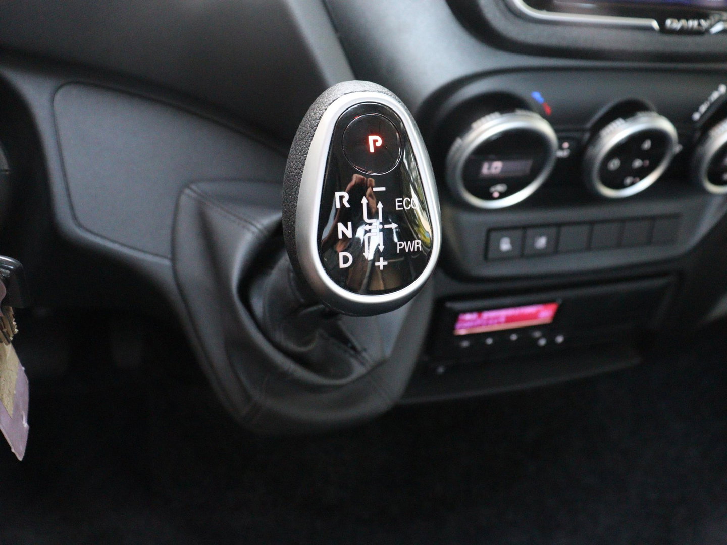 Iveco 50c21 Daily 3.0 410 | Navigatie | Radio | Bluetooth | USB Audio | Electrische lier