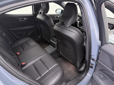 Volvo S60 2.0 T8 Recharge AWD R-Design Pano H/K HUD 360° ACC Carplay