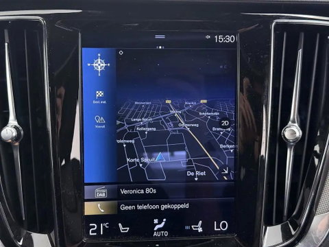 Volvo S60 2.0 T8 Recharge AWD R-Design Pano H/K HUD 360° ACC Carplay